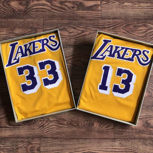 nba张伯伦和贾巴尔哪个厉害,张伯伦和贾巴尔做过队友吗?