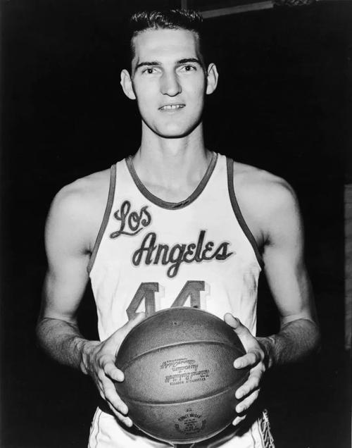 nba球星韦斯特现状，nba球员韦斯特流落街头原因？